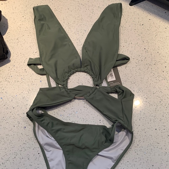 pretty little thing khaki O ring cross front swim suit - Picture 2 of 4